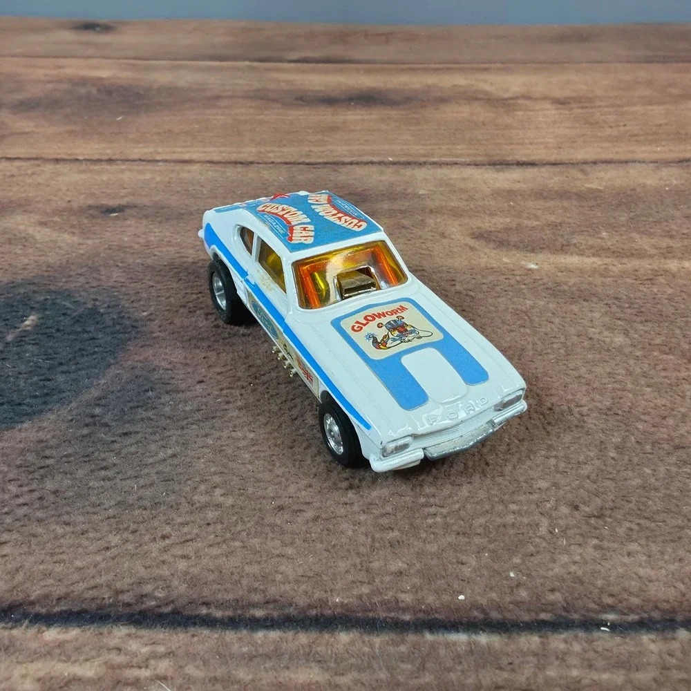 Corgi Toys Ford Capri Santapod Gloworm 1/43 White Good Whizzwheels Dragster